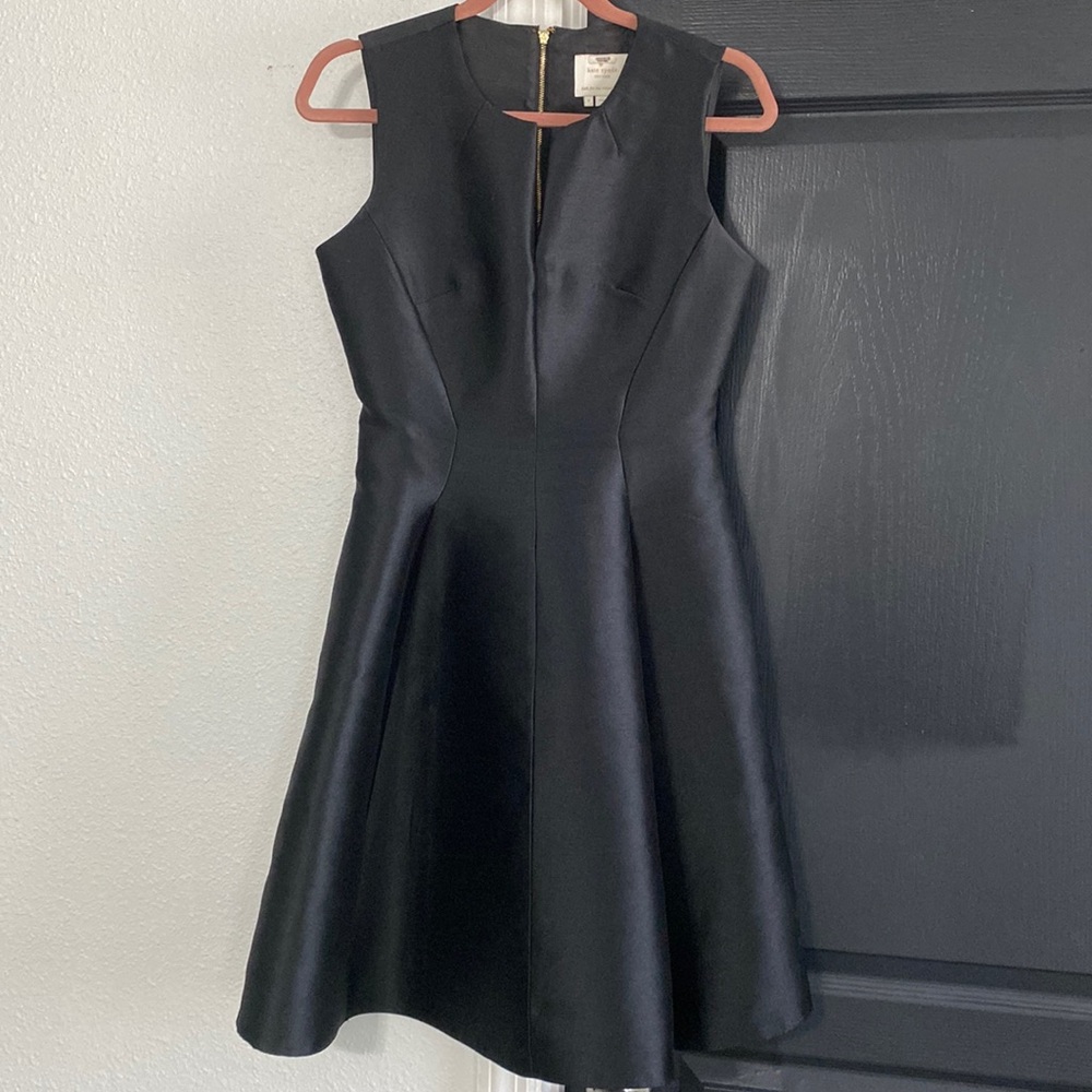 Kate spade New York sleeveless black pleated cocktail dress size 4 w/zip close